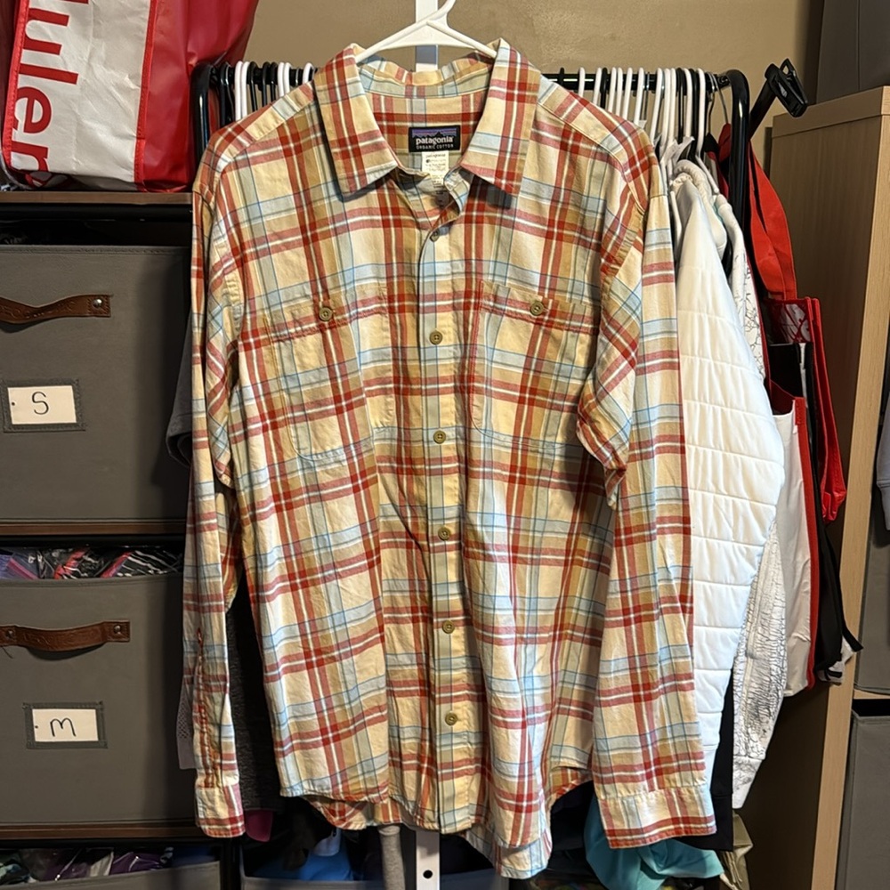 Mens Patagonia Long-Sleeved Pima Cotton Button Up Shirt Sz Medium Tan Red Blue